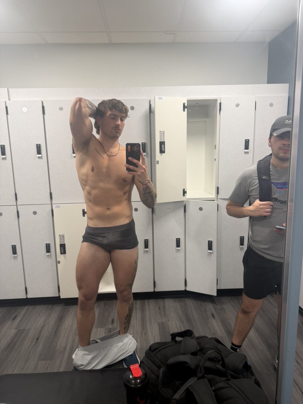 Smigosss locker room physique update